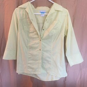 Women’s Columbia sportswear company yellow blouse yellow size medium.